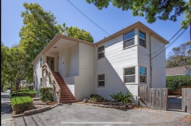 Foto del edificio - 911 Myrtle St