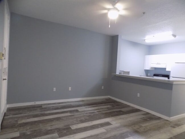 Photo - 600 Market St House