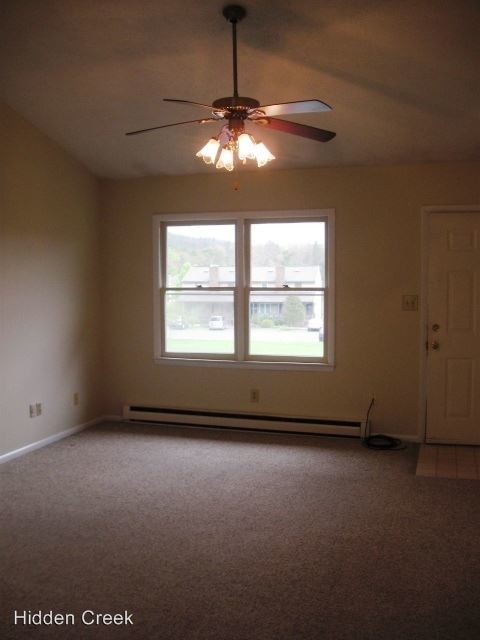 Building Photo - 260 Adams Ln