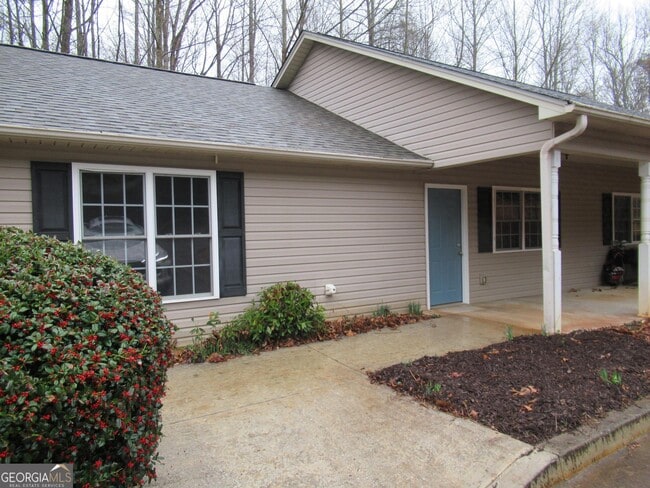 Building Photo - 95 Live Oak Rd