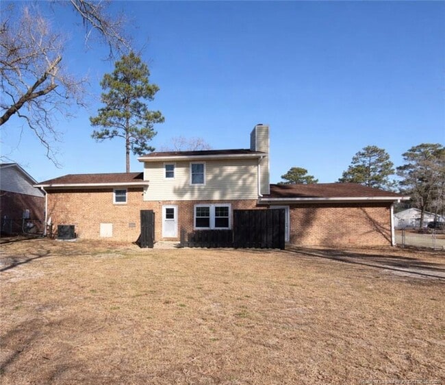 Foto del edificio - 6811 Mangrove Dr