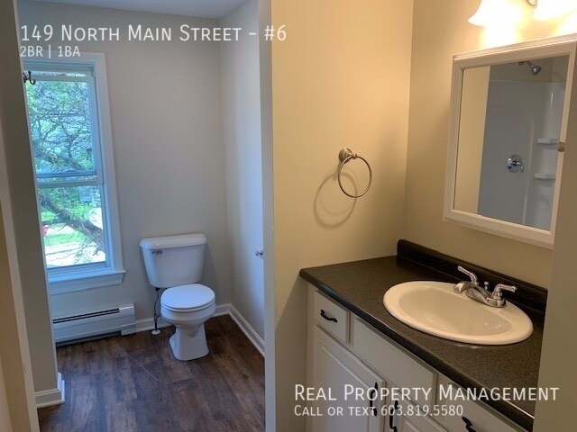 Building Photo - Nice 2 Bedroom Unit w/ Heat and Hot Water ...