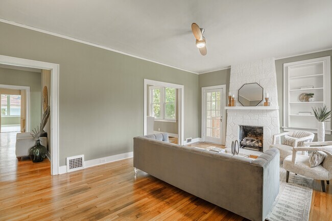 Building Photo - 3515 Rosewood Dr