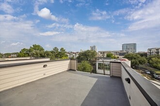 Building Photo - 4721 Caroline St