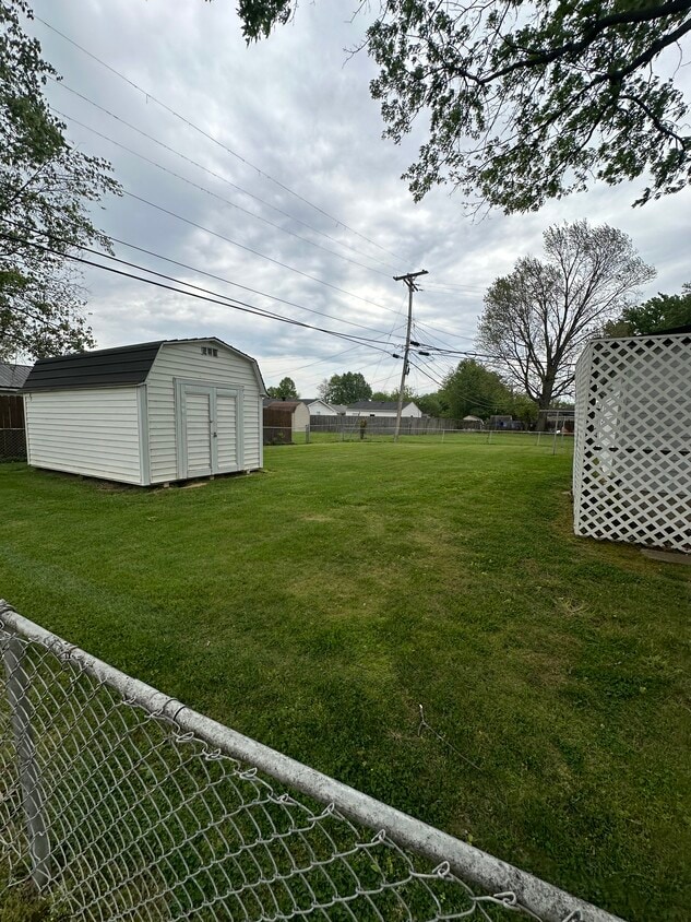 Building Photo - 3023 Baybrook St