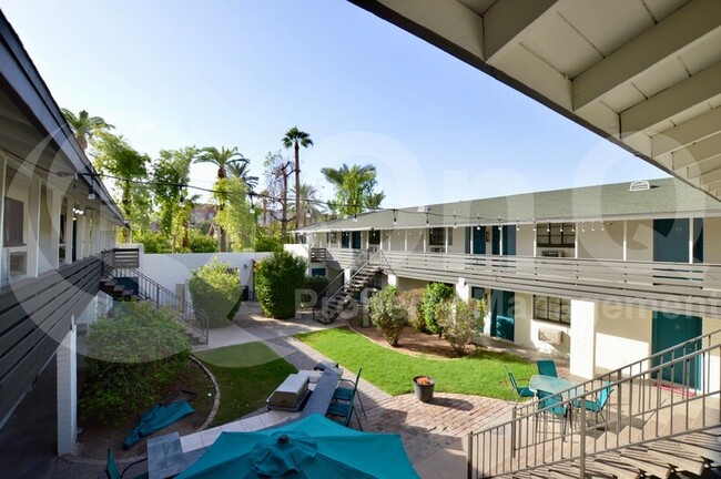 Foto del edificio - 825 N 2nd Ave