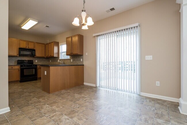 Foto del edificio - 417 Little River Rd