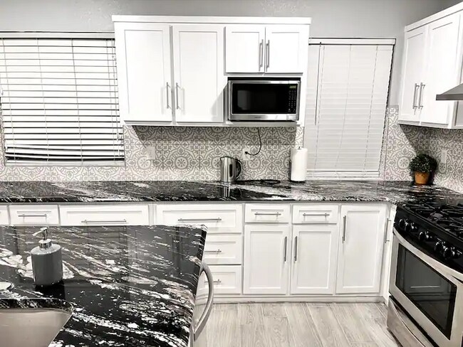 Foto del edificio - 3025 E Missouri Ave