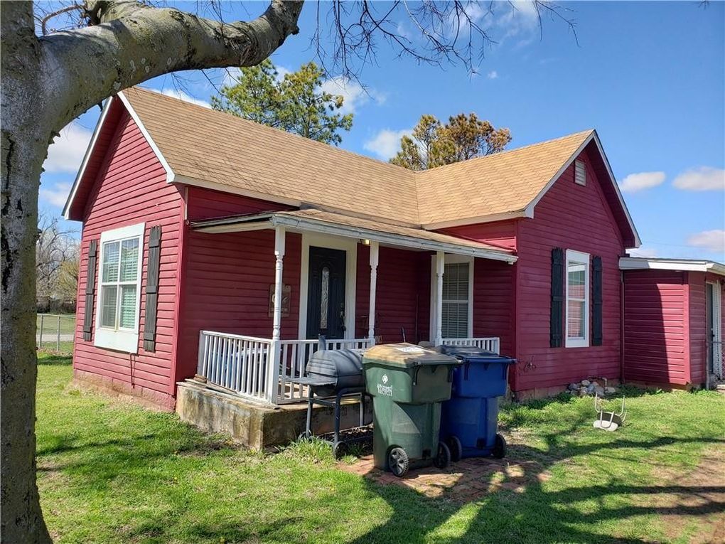 Primary Photo - 2 Bed 1 Bath Close to CV Tech
