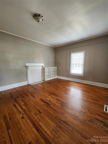 Building Photo - 511 W 7th St