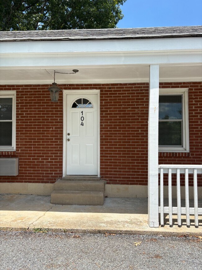 Building Photo - 2533 Richmond Hwy