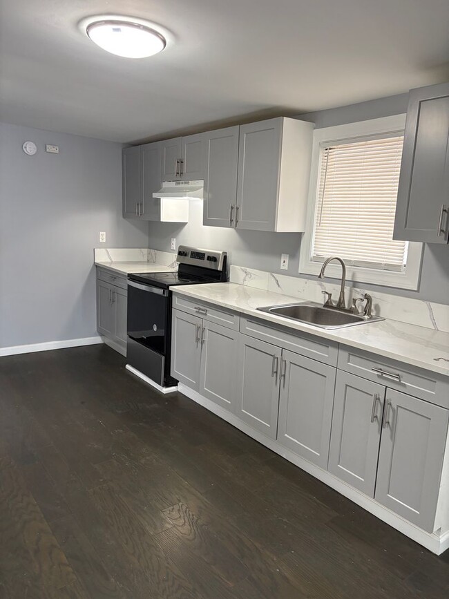 Building Photo - 1326 8th Ave