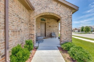 Building Photo - 8700 Smokehouse Dr