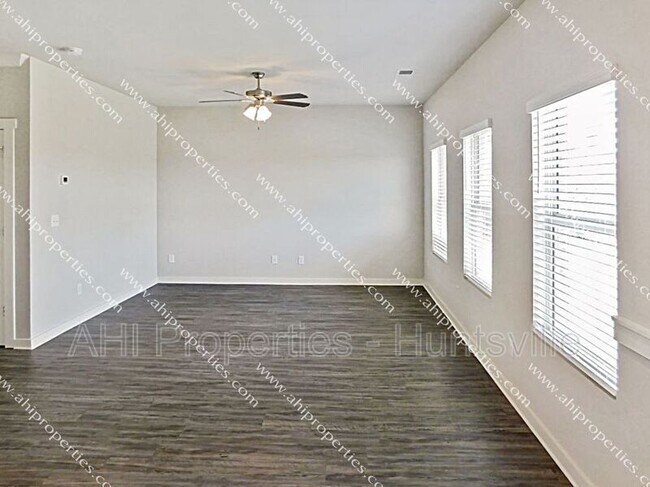 Foto del edificio - 26093 Valley Ridge Rd