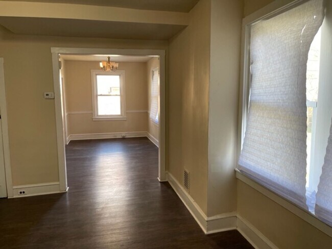 Foto del edificio - Spacious 3 Bedroom Available Now