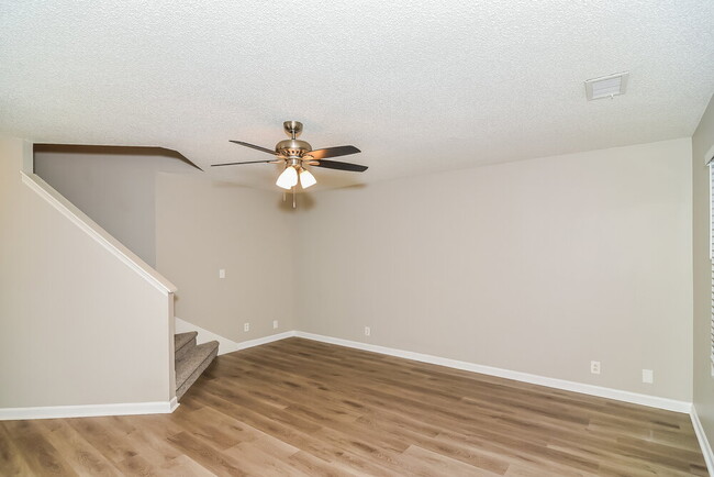 Building Photo - 2728 Painted Pony Dr