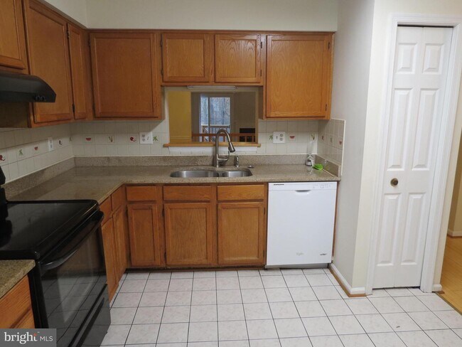 Building Photo - 13671 Cedar Creek Ln