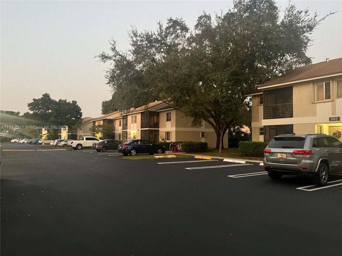 502 Gardens Dr Unit 101, Pompano Beach, FL 33069 Condo for Rent in