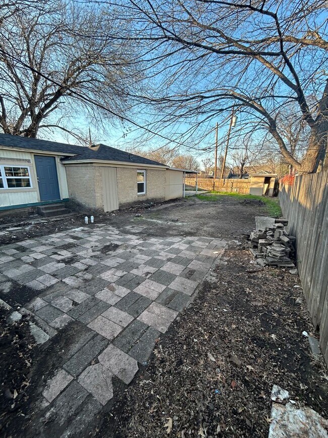 Foto del edificio - 1327 Mountain Lake Rd