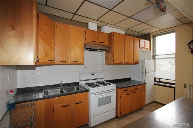Primary Photo - 64-37 68th Ave