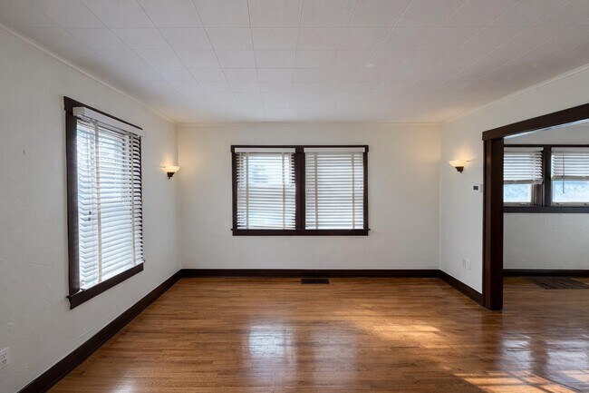 Foto del edificio - 1259 Humphrey Ave