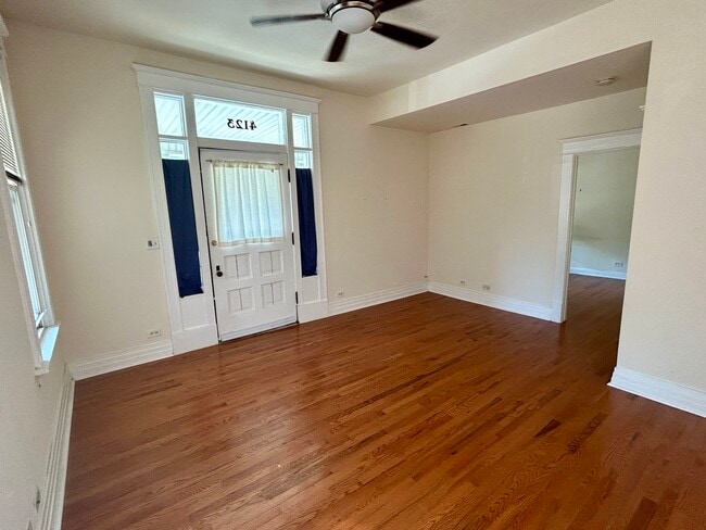 Foto del edificio - 4123 N Ashland Ave