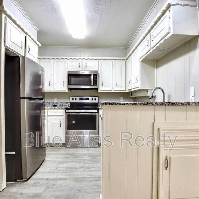 Foto del edificio - 4439 Altamesa Blvd