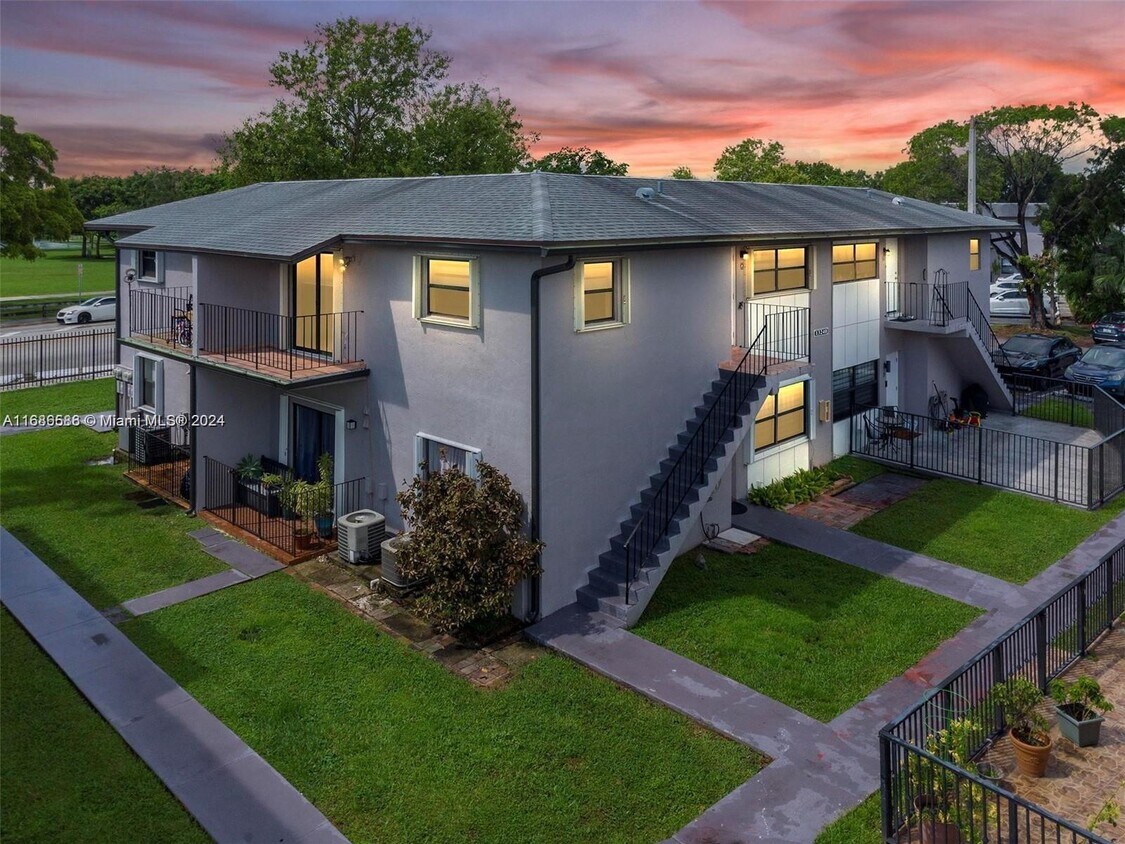 Primary Photo - 13240 SW 17th Ln