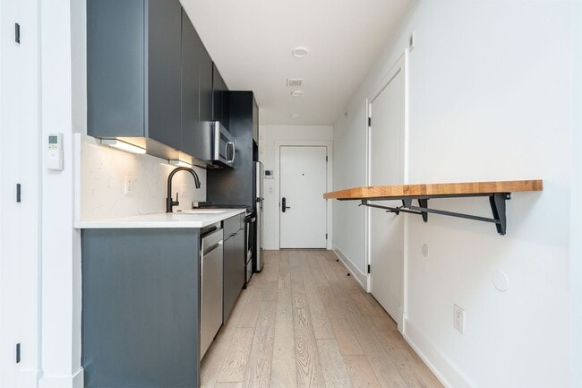 Interior Photo - The Avenue in Fishtown