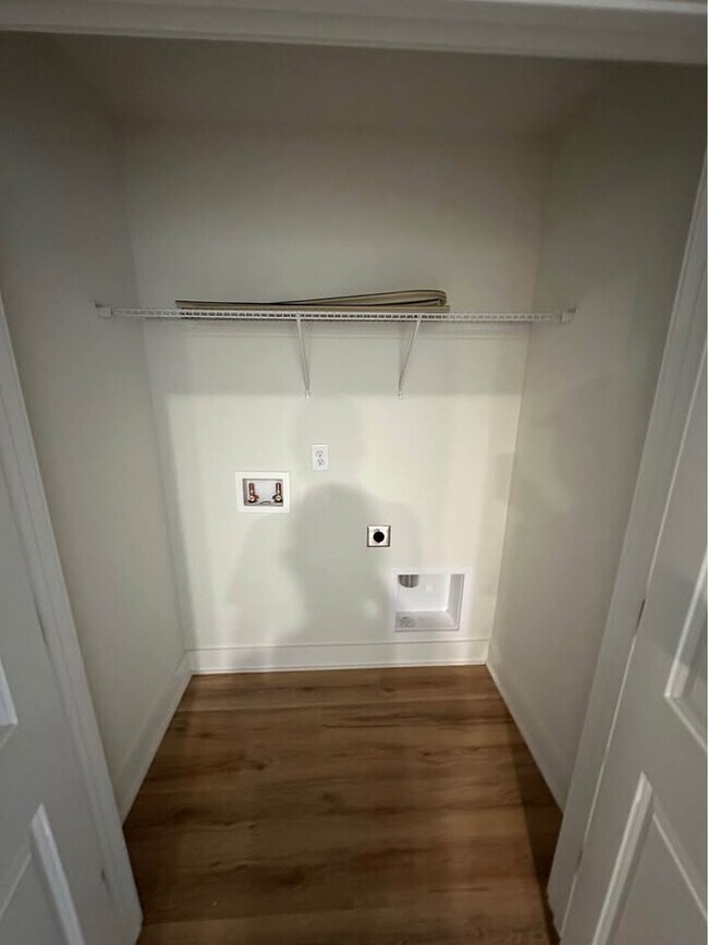 Building Photo - 336 Three Brothers Wy