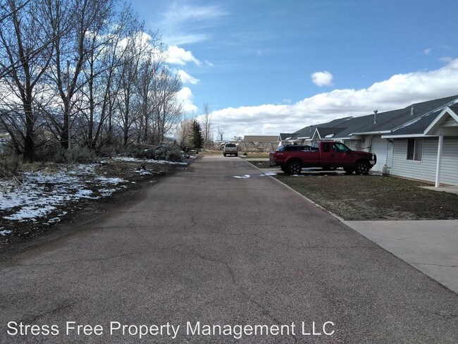 Building Photo - 403 W Frontage Rd