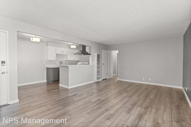 Building Photo - 2 br, 2 bath Apartment - 1121 Daisy Avenue...
