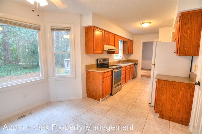 Building Photo - 3 br, 2.5 bath House - 9 Greystone Ct.