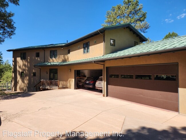Building Photo - 4 br, 3.5 bath House - 4772 E. Monroe Street