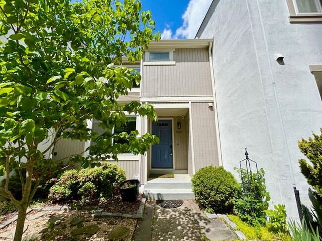 Foto del edificio - Welcome to this Lovely Home in Reston, VA!
