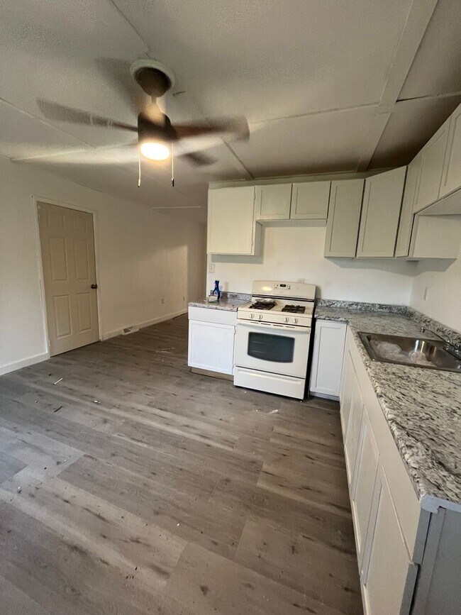 Foto del edificio - 4 bedroom Section 8 Approved Home