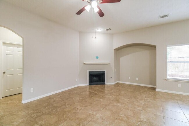 Building Photo - 25319 Laurel Green St