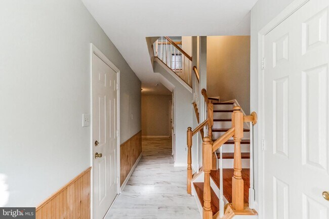 Building Photo - 2508 Clover Field Cir