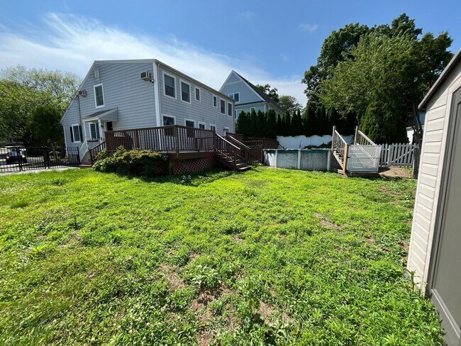 Building Photo - 174 Country Rd