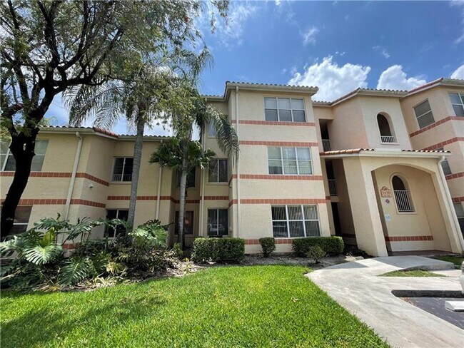 Foto del edificio - 3430 Pinewalk Dr N