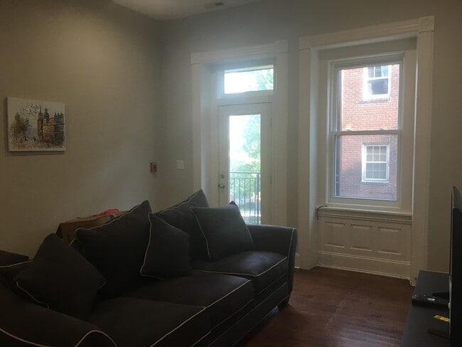 Building Photo - West Mt Airy