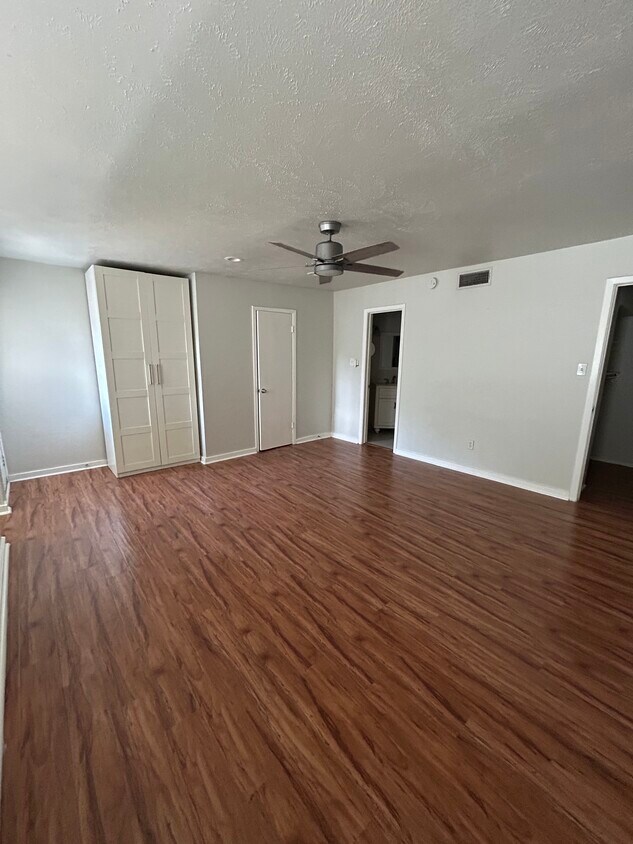 Foto principal - 4004 Gilbert Ave