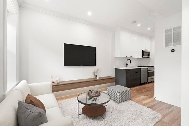 Building Photo - 44 Grove St