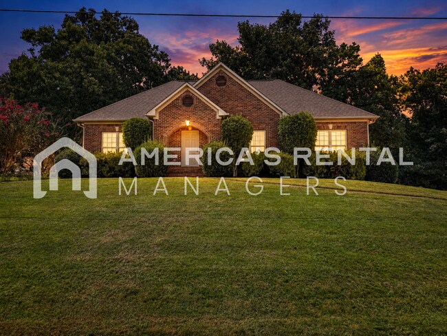 Foto del edificio - 584 Woodland Ridge Rd