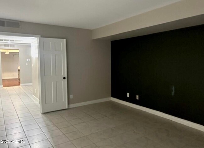 Building Photo - 9465 N 92nd St