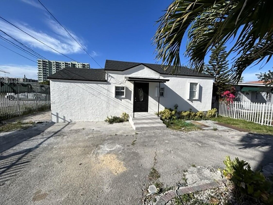 Foto principal - 3527 NW 34th St