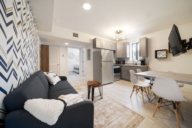 Foto del edificio - 2166 SW 14th Ter