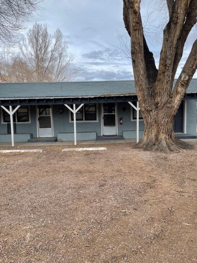 Foto principal - 835 Bridge St