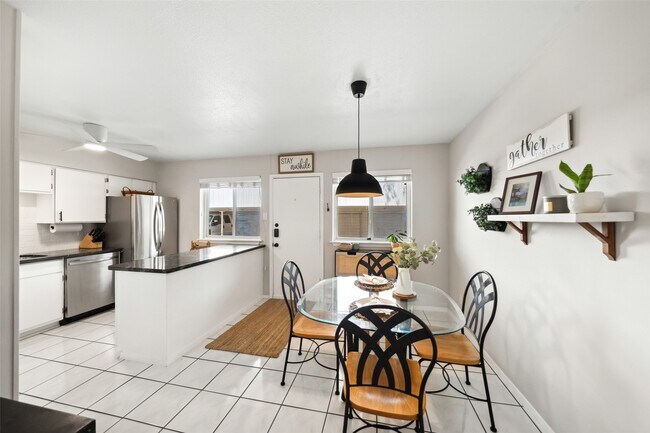 Building Photo - 4040 San Felipe St