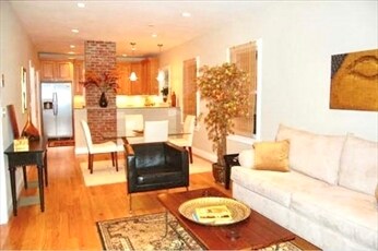 Foto del edificio - 258 Upland Rd